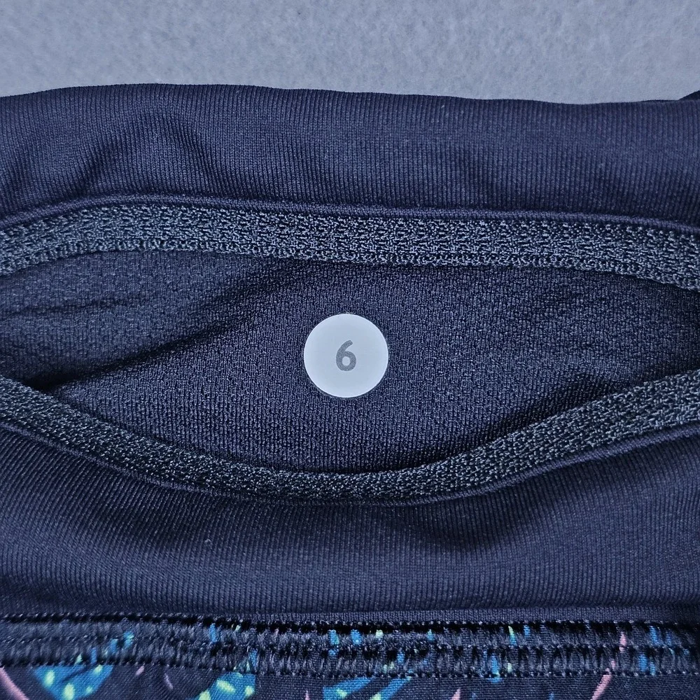 Lululemon Speed Shorts Womens 6 Blue Teal Palm Lace Tofino 2.5